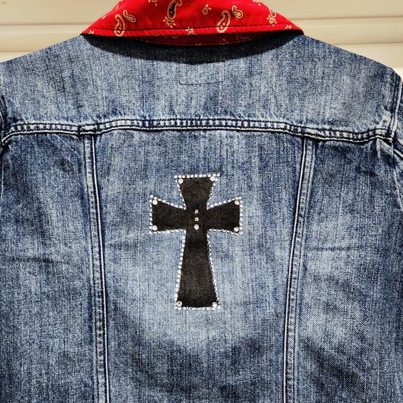 Christian Rhinestone Cross Upcycled Vintage Levi's Paisley Accent Jean Jacket, M - Picture 2 of 5